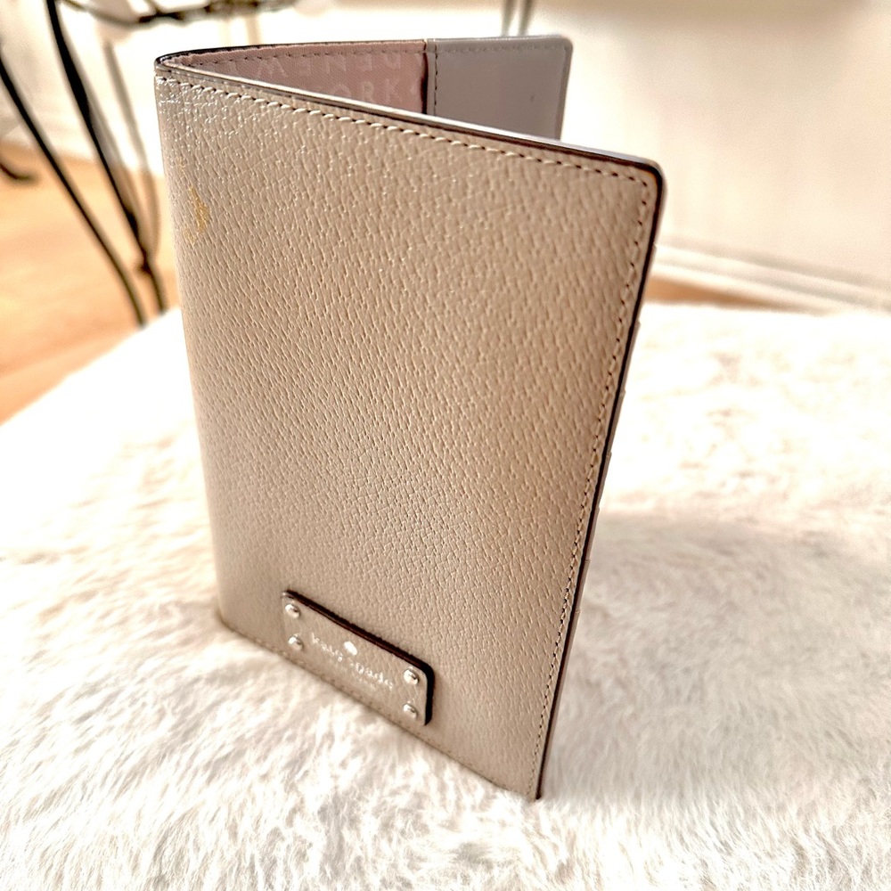 Kate Spade Passport wallet
